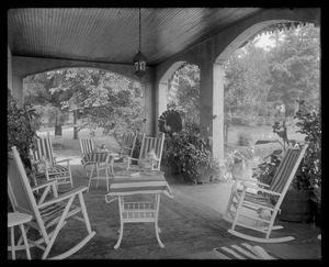 Shipton Court: veranda