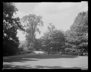 Groton Place: balustrade landscape