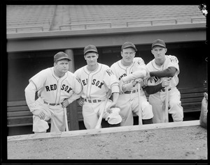 Babe Ruth with Red Sox players after signing with Braves - Digital  Commonwealth